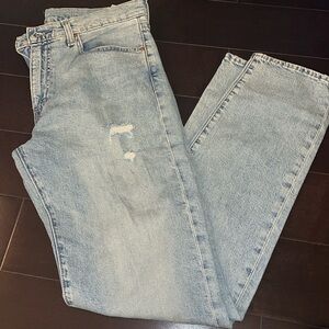 Levi's® Premium
502™ TAPER FIT MEN'S JEANS
Size 33X34 NWT